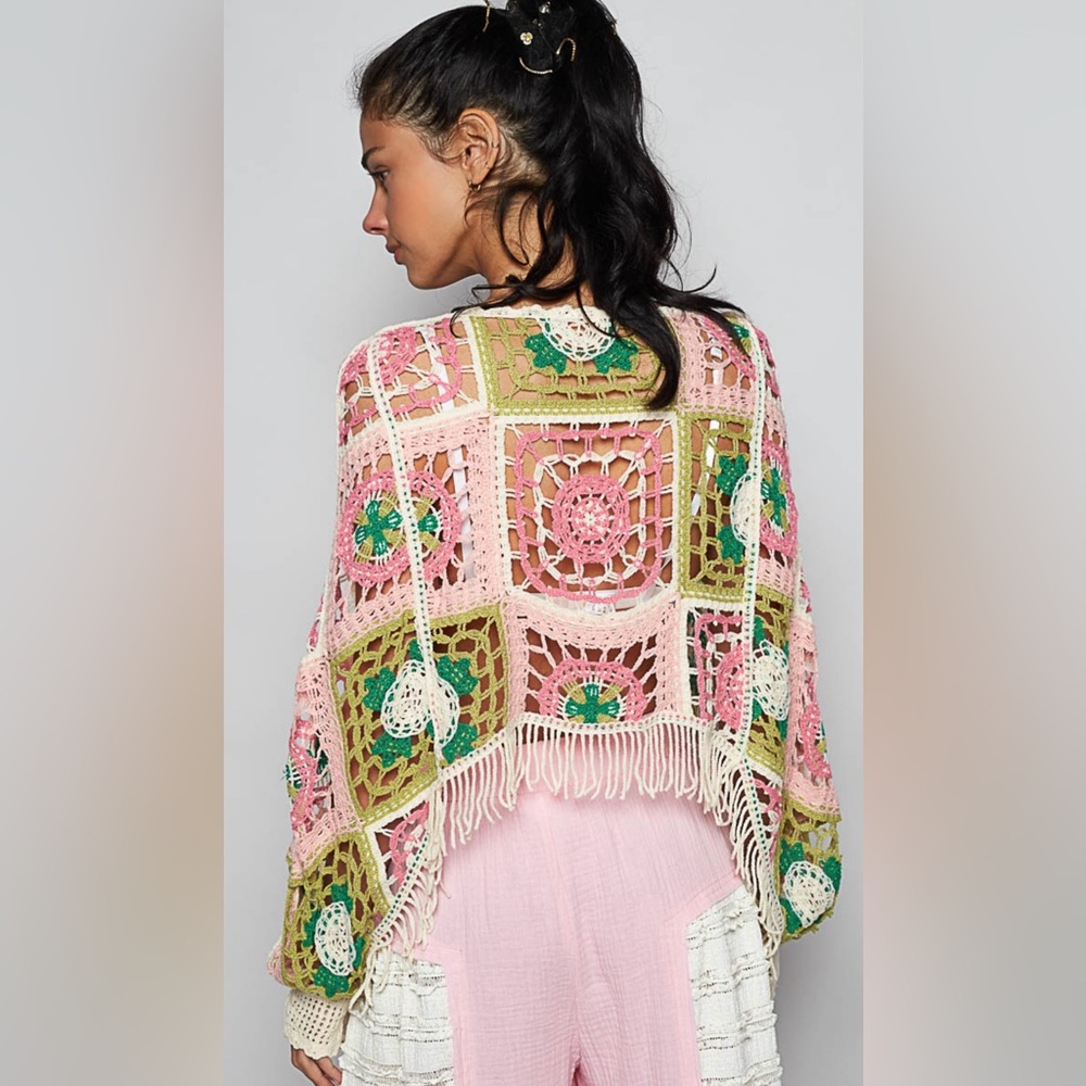 P61. NEW POL Crochet Fringe Crop Sweater Colorful Pink Multi Knit Squares - Picture 6 of 8